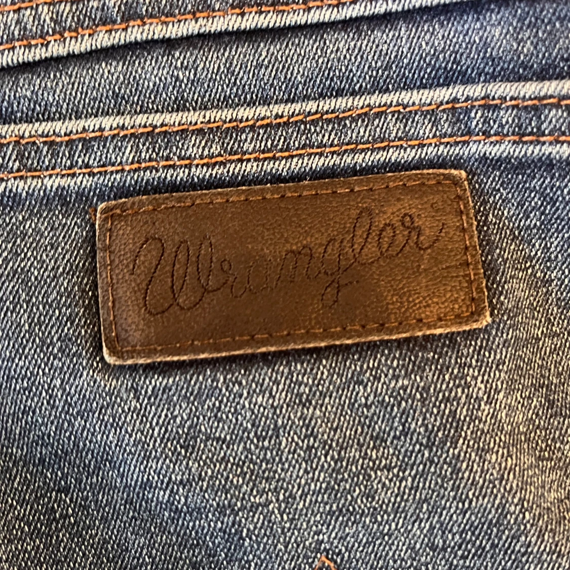 Blå jeans från Wrangler