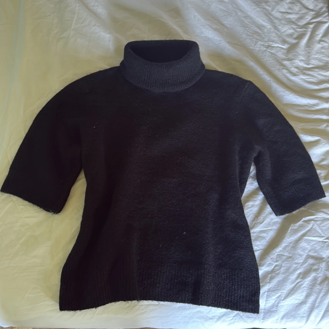 Svart stickad polotröja från Stories - 1