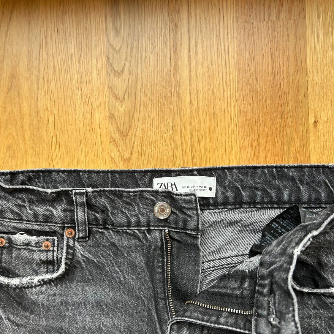 Raka lågmidjade jeans från Zara - 2