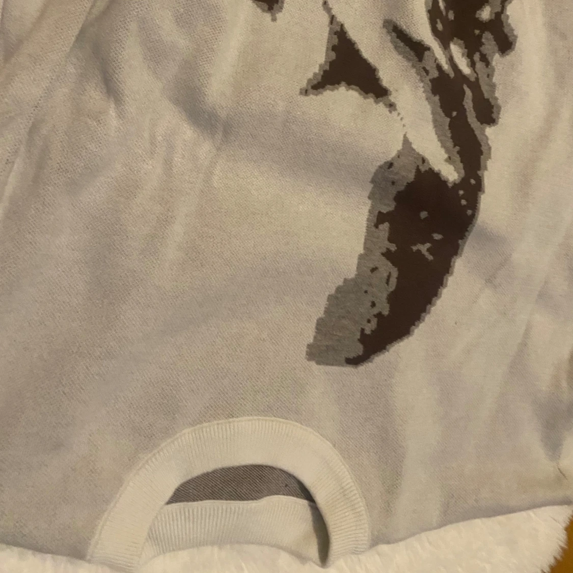 Vit stickad tröja med grafiskt mönster - 2