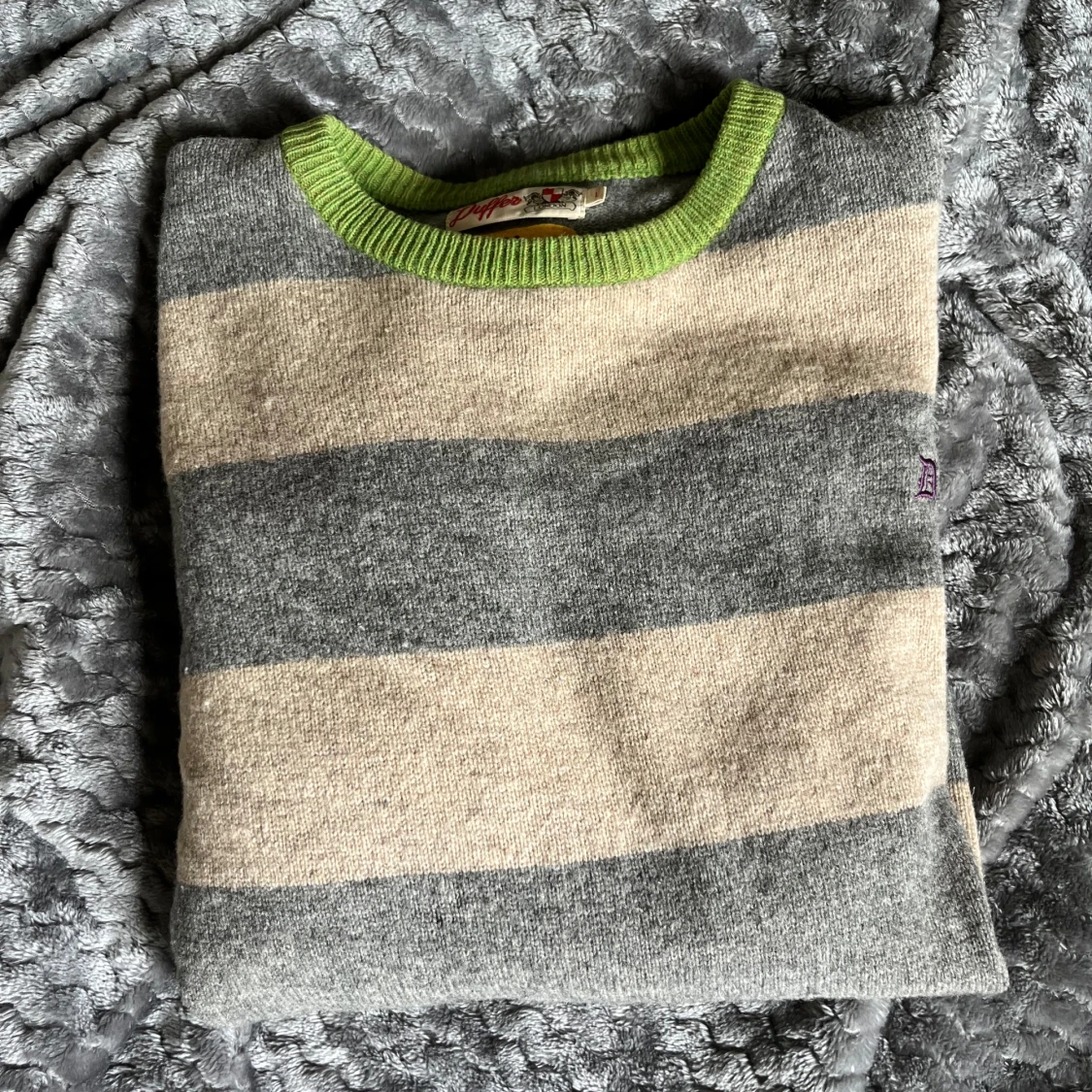 Randig stickad tröja från Duffer