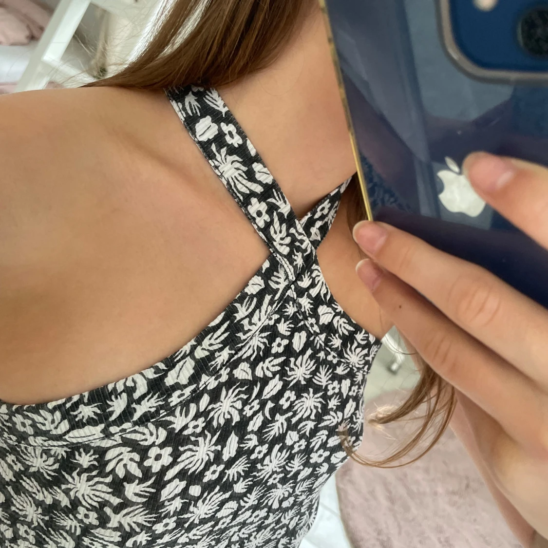 Svart omlott linnetopp - 1