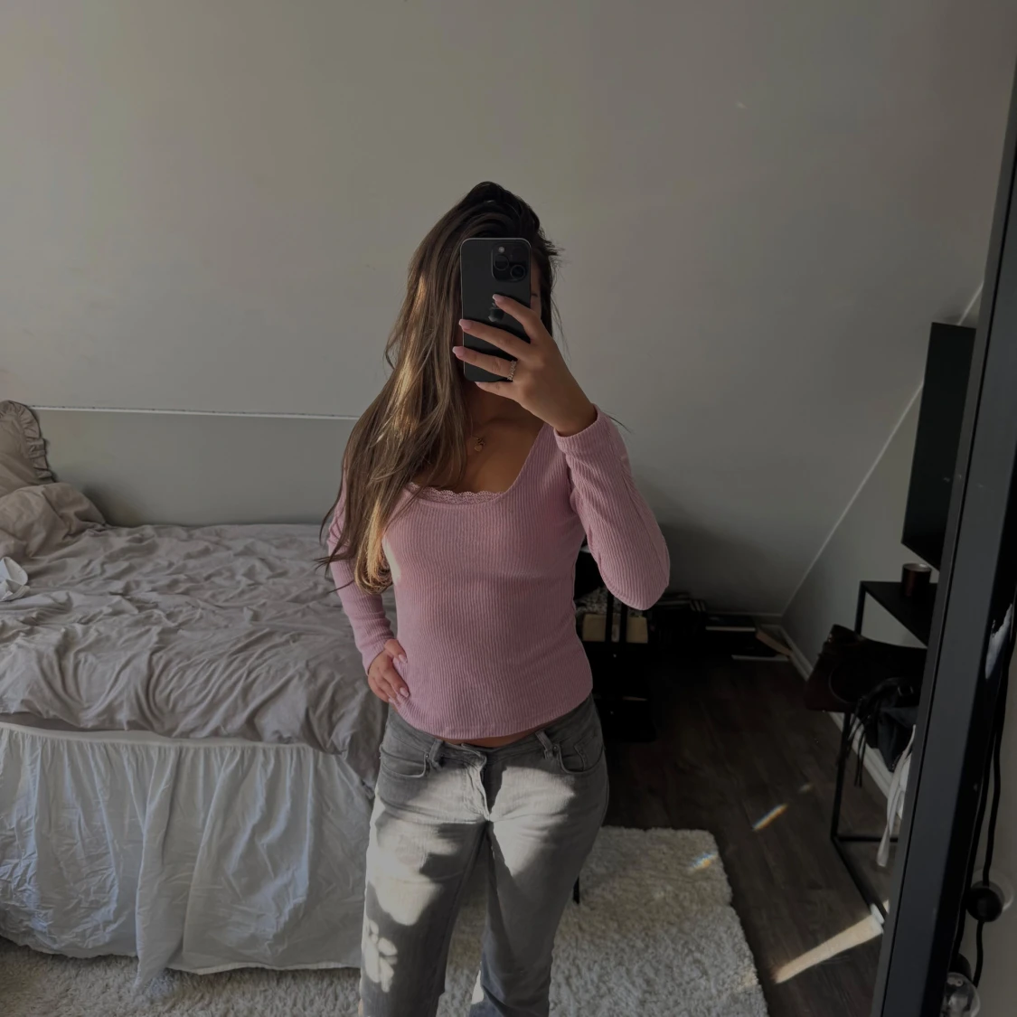 Ljusrosa ribbad långärmad topp