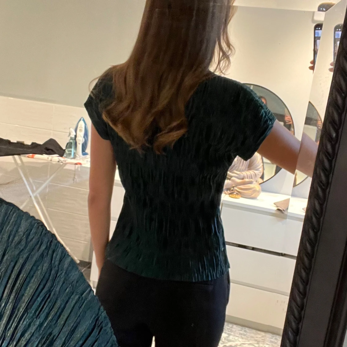 Mörkgrön plisserad topp från Zara - 2