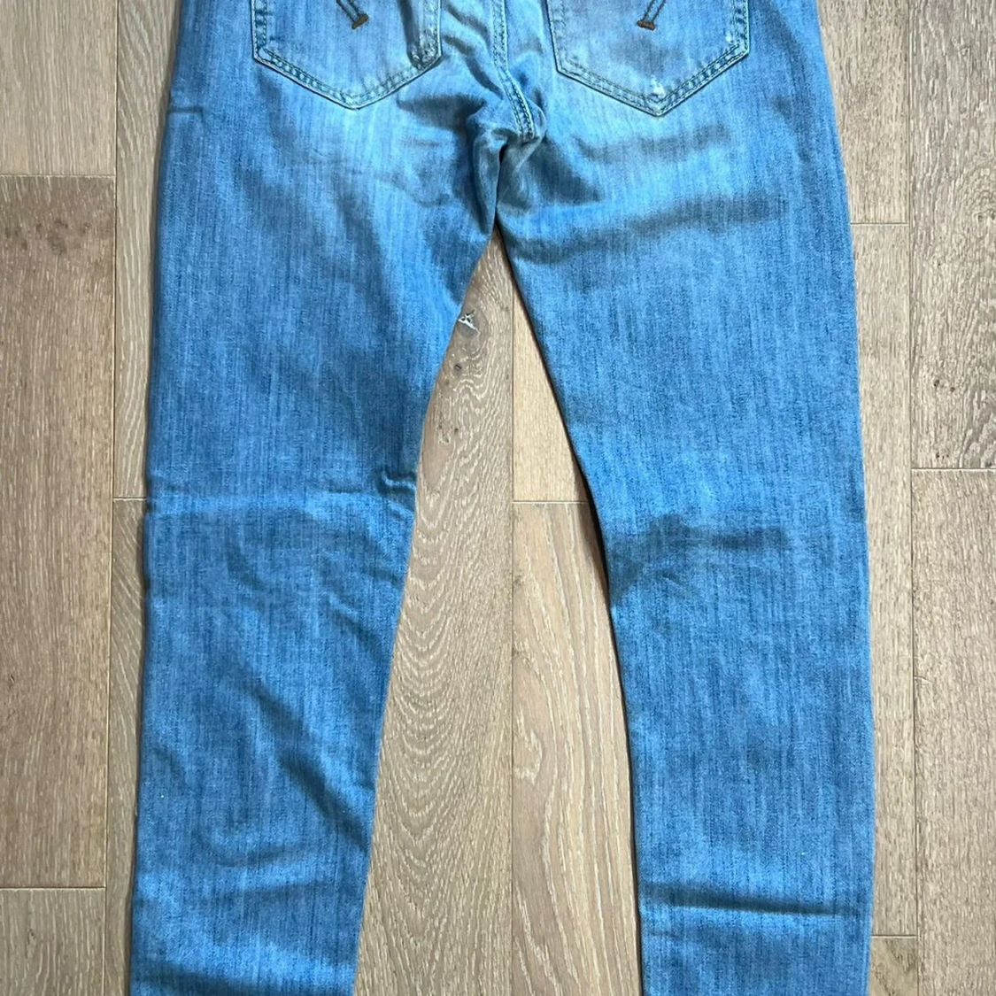 Ljusblå dondup jeans med slitningar - 4