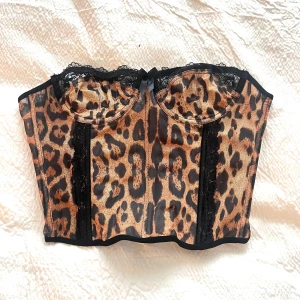 Leopardmönstrad korsett med spets - 💞💞