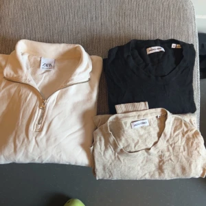 Märkes tröjor - Zara halfzip beige storlek S - bra för vintern ganska tjock. Jack & jones tunna kortärmade stickade tröjor Båda i S, bra med t shirt eller skjorta under. 1 för 200, alla för 500, först till kvarn!