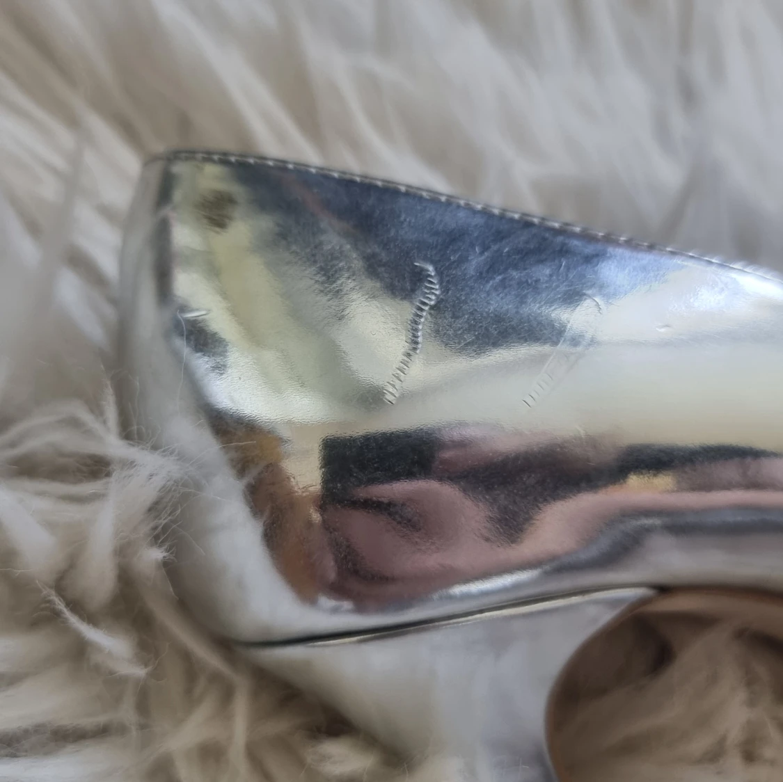 Silvriga pumps med spetsig tå - 1