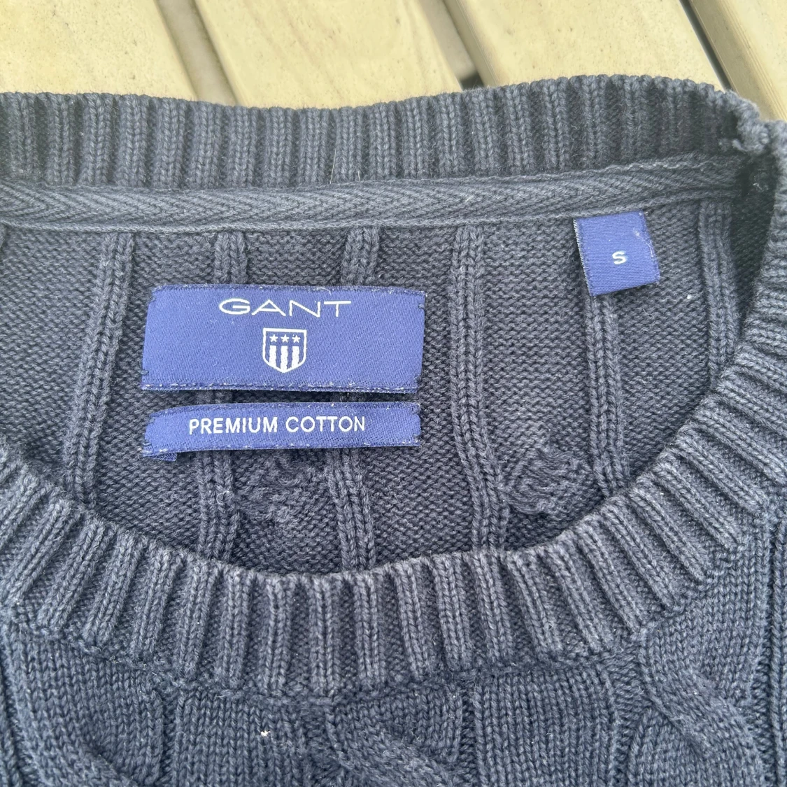 Mörkblå stickad tröja från GANT - 2
