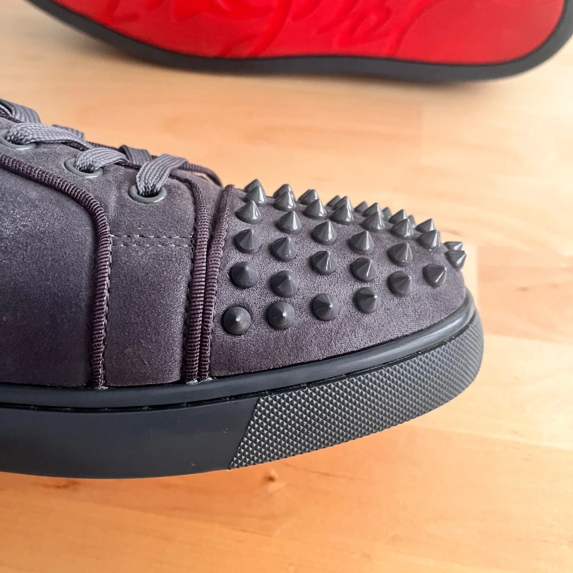 Christian Louboutin sneakers med nitar - 1