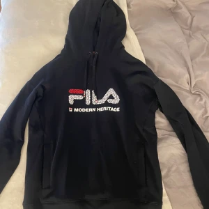 Svart fila hoodie - Svart hoodie aldrig använt den