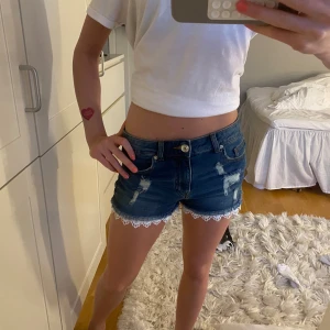 jeansshorts med spetss - jättesöta