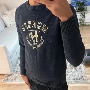 Morris stickad tröja  -  Säljer as fet stickad tröja från Morris, tröjan är nyskick, om ni har frågor så är det bara att skriva! 