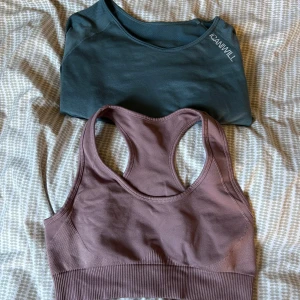 Träningskläder - Klädpaket med träningstoppat, en träningströja från ICIW och en beige/lila sport bh