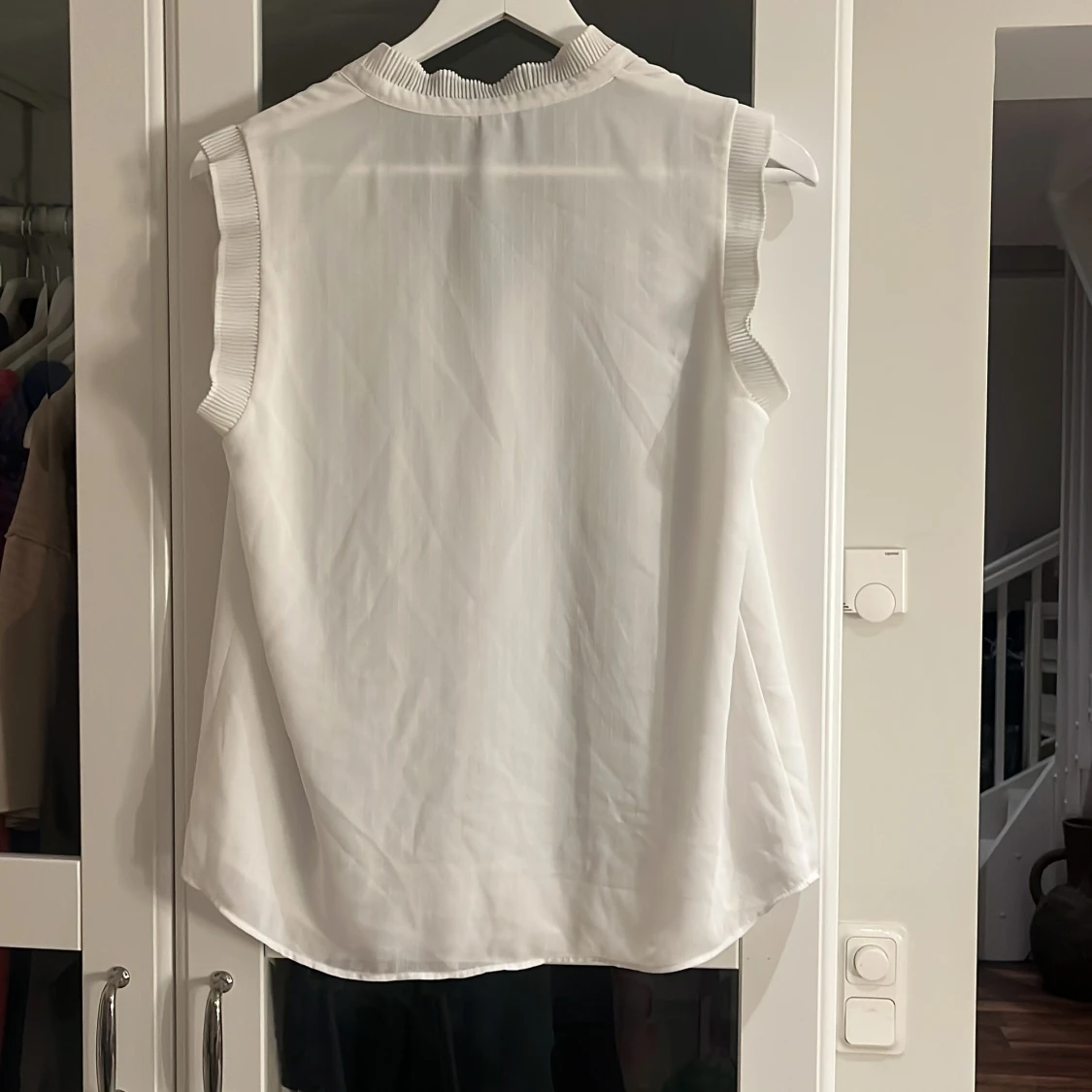 Vit ärmlös blus från H&M - 2