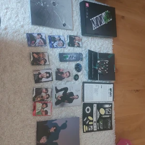 Stray Kids Album - ODDINARY LIMITED VER  - Alla saker kvar, dessutom extra prylar som ett bokmärke, pins, extra pcs!! 💗💗pris kan diskuteras!