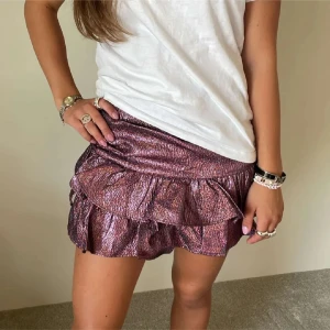 Kjol - Supercool kjol från zara. Använd få gånger💗Tryck på köp nu & hör av dig om du har frågor!