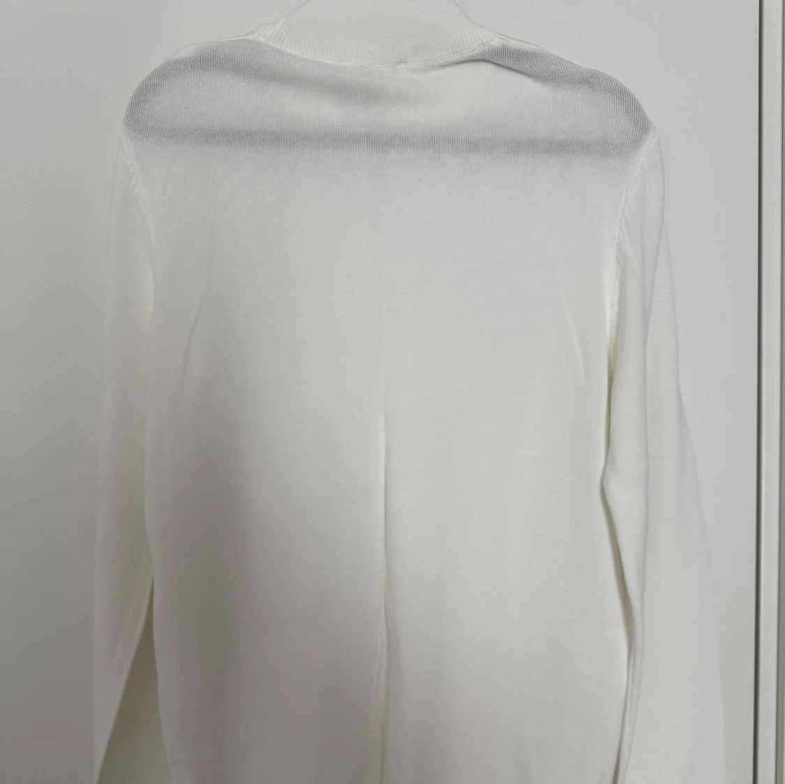 Vit polotröja i tunn stickad bomull - 2