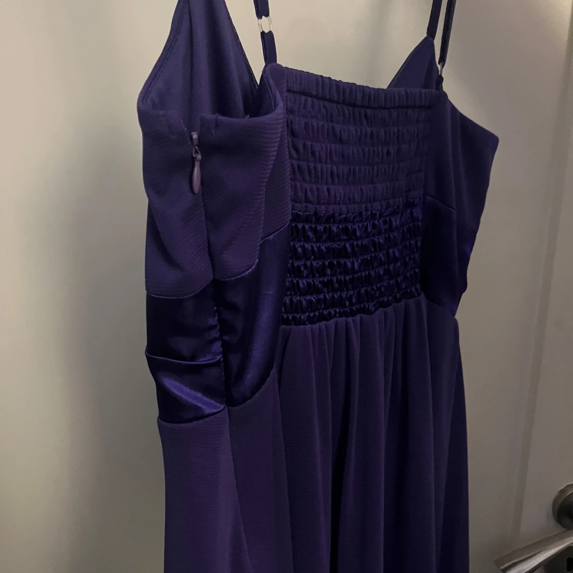 Lång lila klänning från Bodyflirt - 4