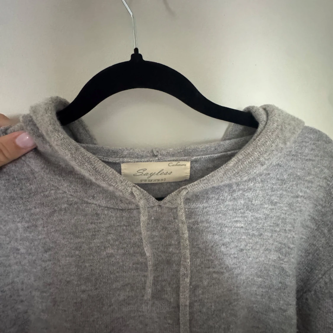 Grå kashmirhoodie från Sayless! - 1