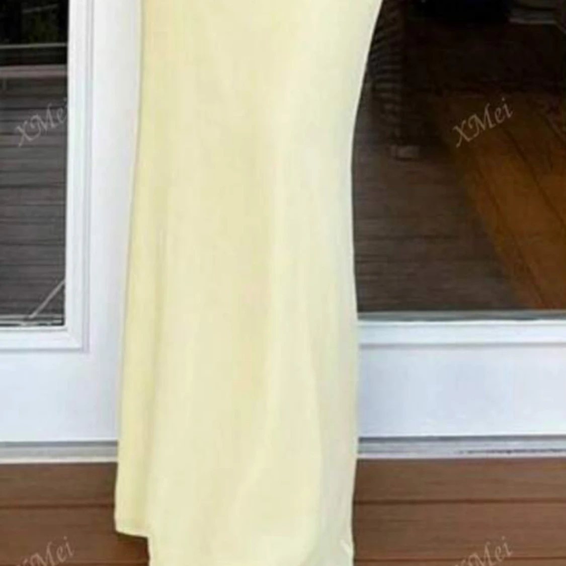 Alldrig använd!!Ljusgul långklänning med volang - 2