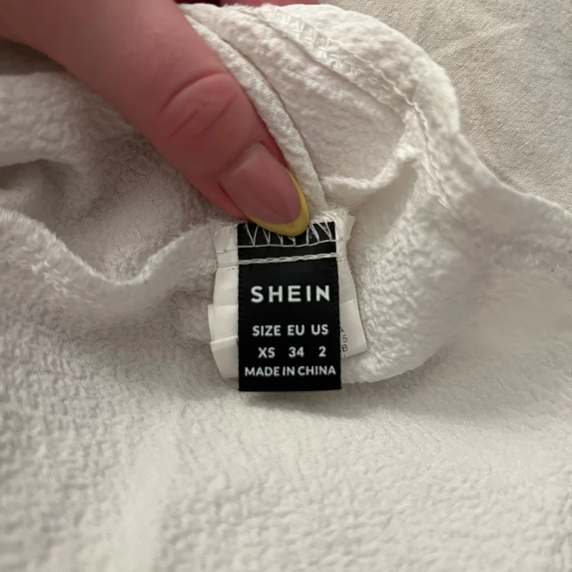 Vit broderad linnetopp från Shein - 1