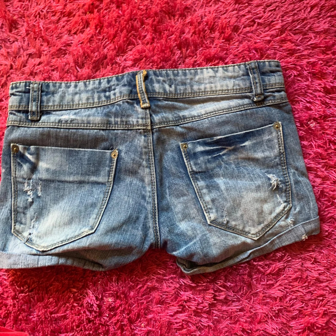 Blå slitna jeansshorts Stradivarius - 1