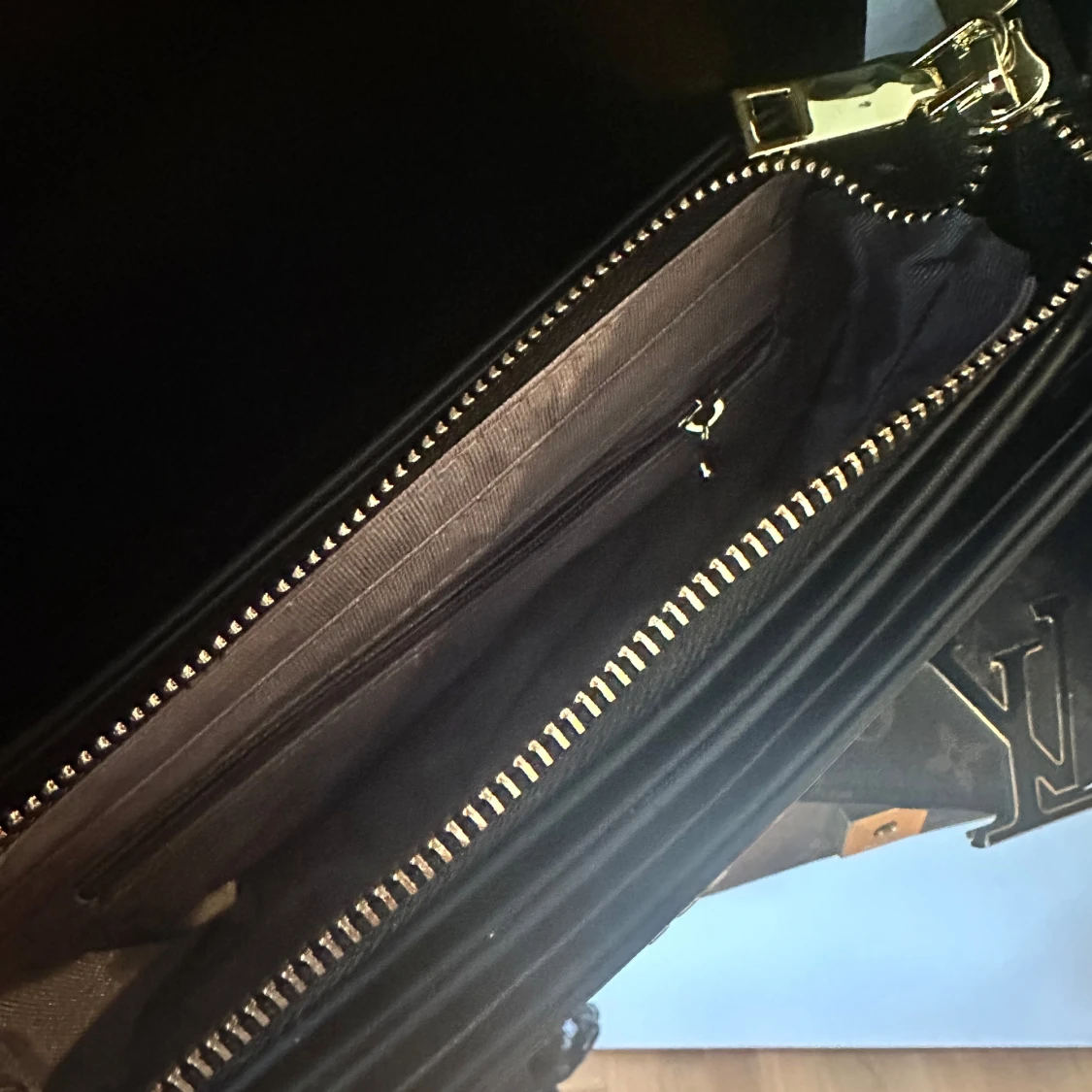 Svart axelväska i skinn - 3