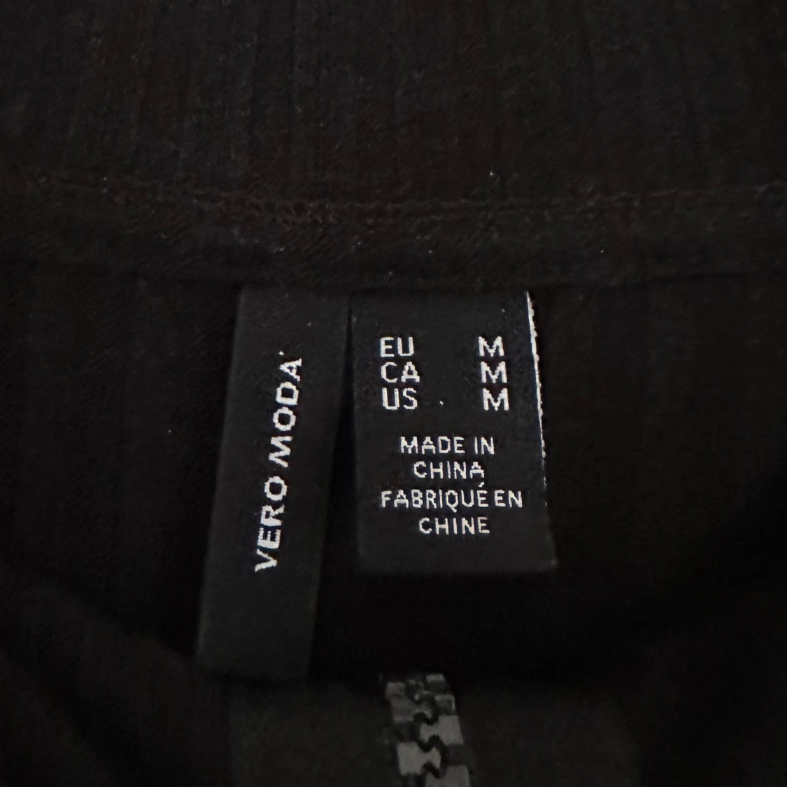 Svart ribbad kofta från Vero Moda - 1