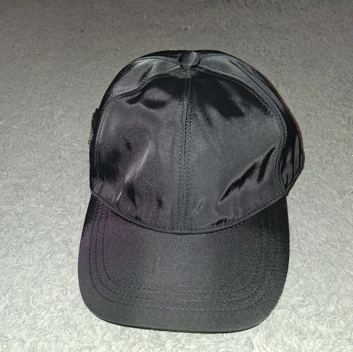 Svart keps från Prada i nylon - 1