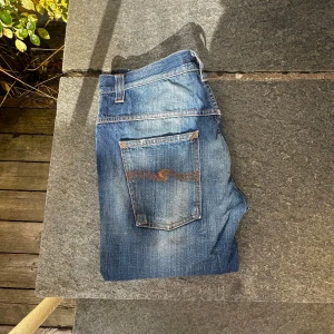  Nudie Jeans - Organic denim med en avslappnad passform men inte baggy. Inte använda. Skriv för mer bilder eller funderingar!