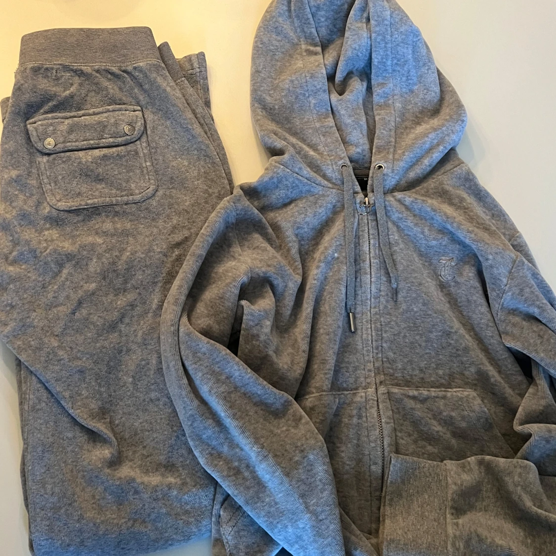 Grått juicy sett🥰