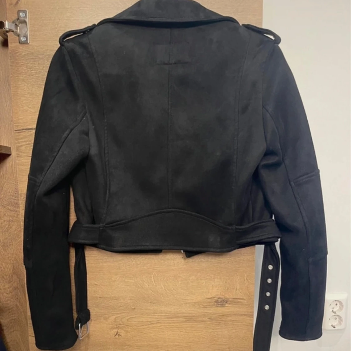 Svart skinnjacka från Pull&Bear - 2