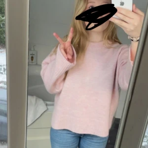 Ljusrosa stickad tröja - Mysig ljusrosa stickad tröja från Gina💖💖