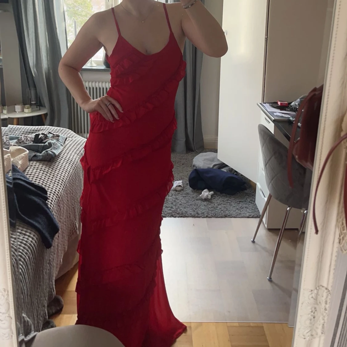 Balklänning med volanger - 3