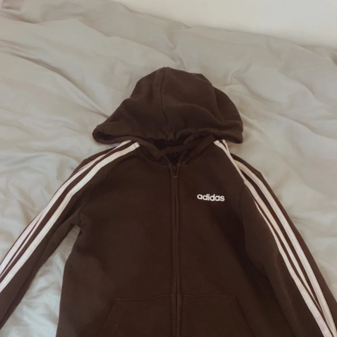 Svart hoodie från Adidas