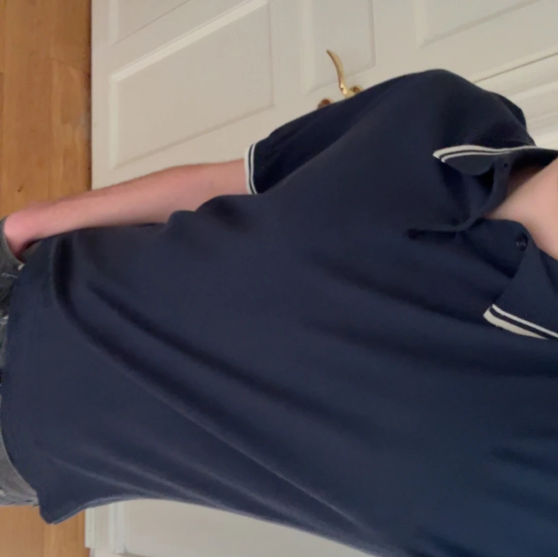 Mörkblå t-shirt från Riley - 2