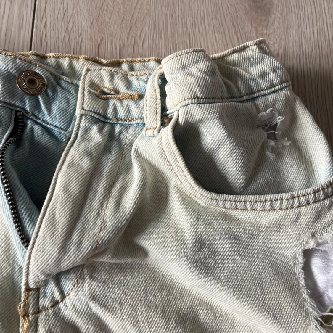 Ljus gröna jeansshorts från Zara - 3