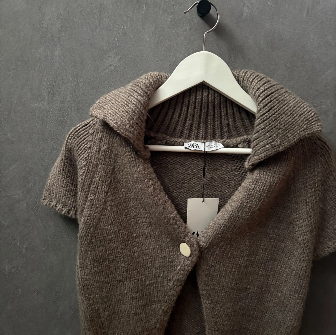 Brun stickad kofta från Zara - 1