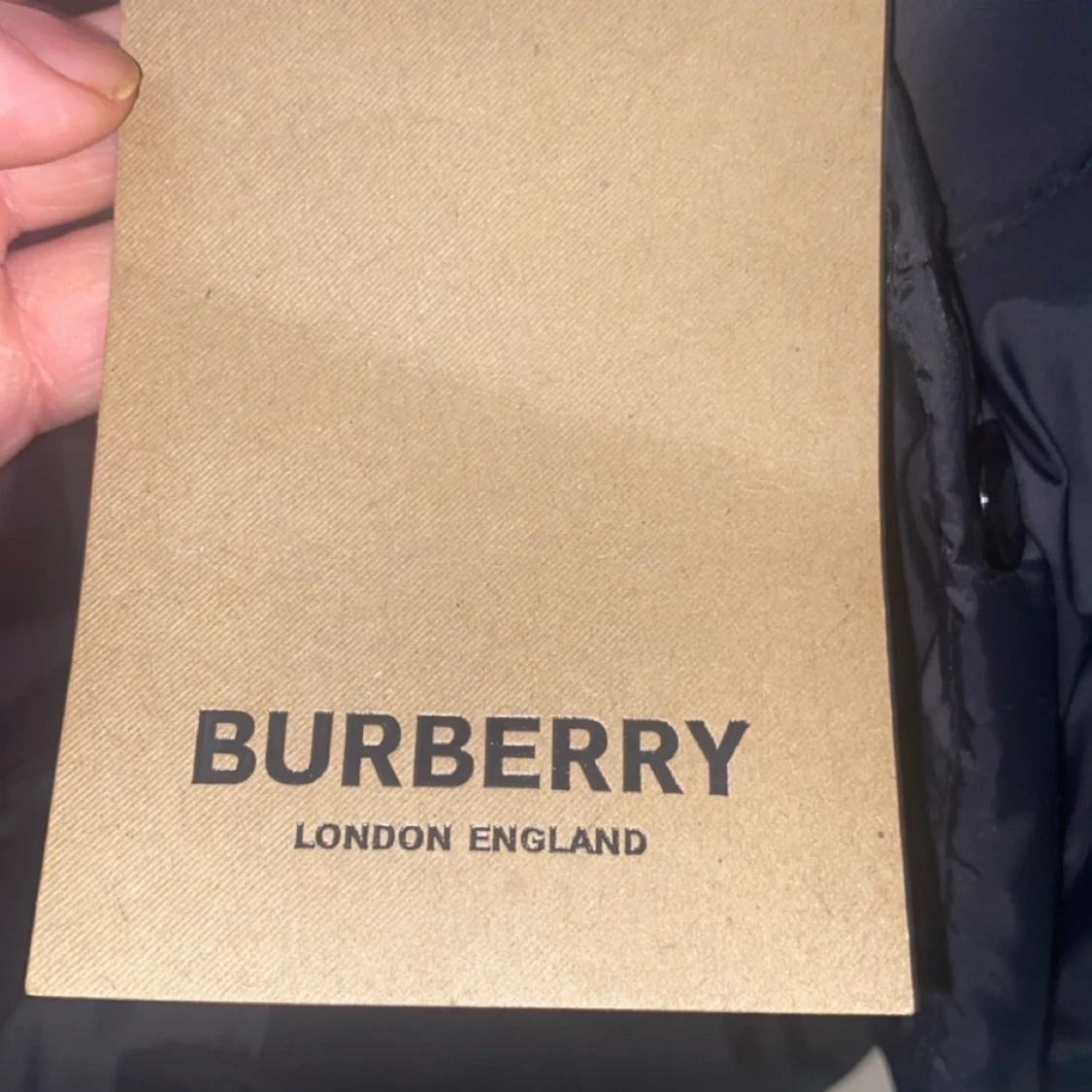 Svart dunjacka från Burberry