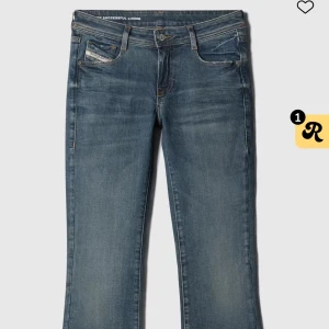 Blå jeans från Diesel - Snygga blå jeans från Diesel. De har en bootcut/flare. Skriv priv för fler bilder