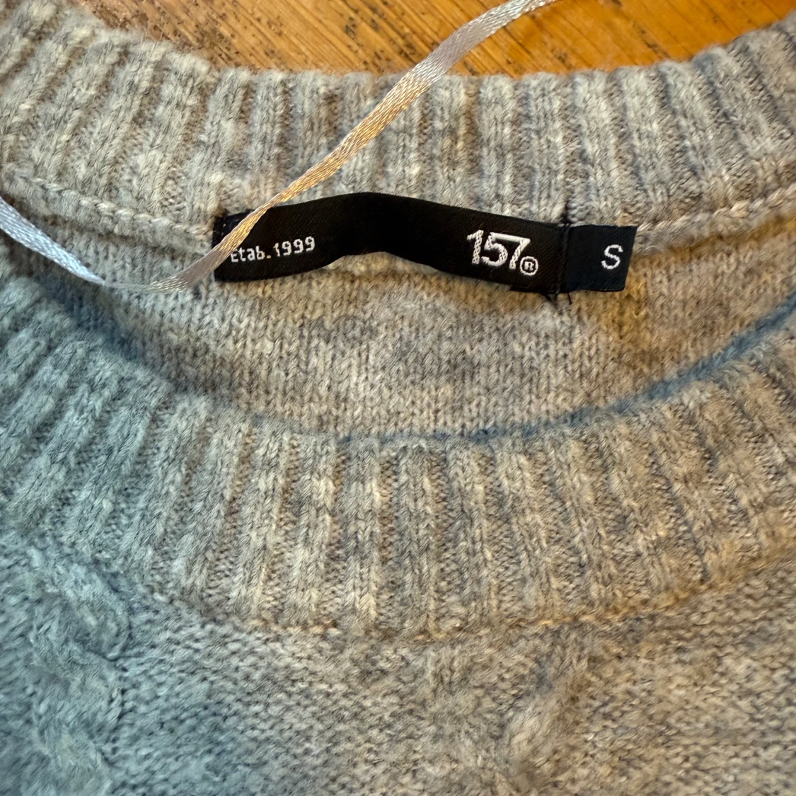 Grå stickad tröja från 157, storlek S - 1