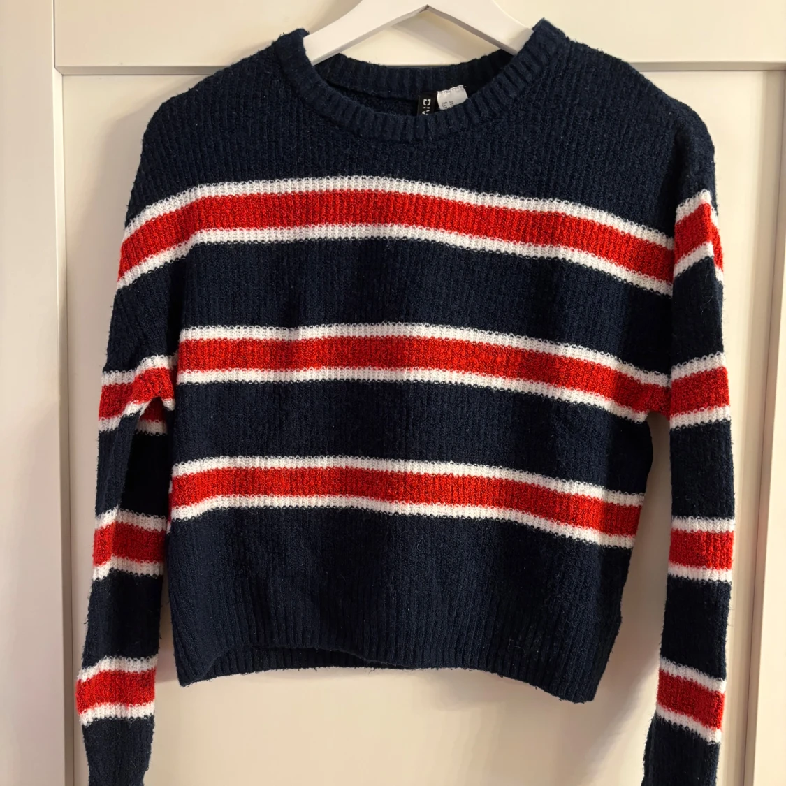 Randig stickad tröja