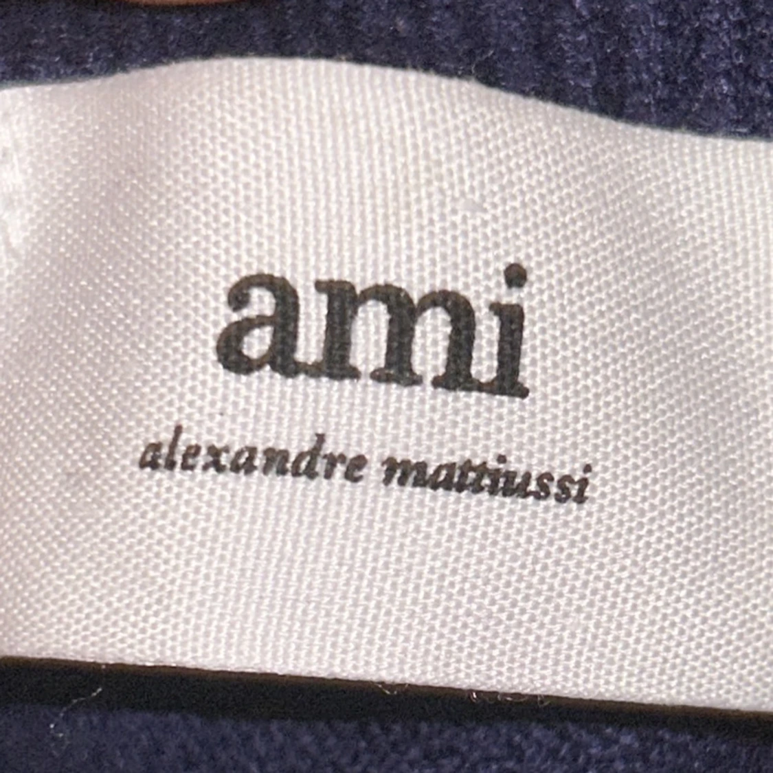 Marinblå stickad tröja från Ami - 2