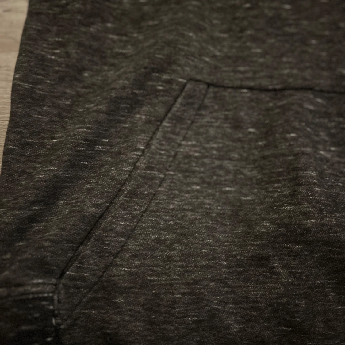 Mörkgrå hoodie med hög krage - 2