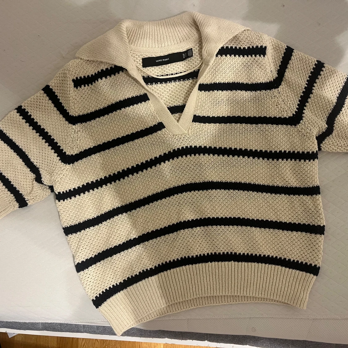 Randig stickad tröja från Vero Moda