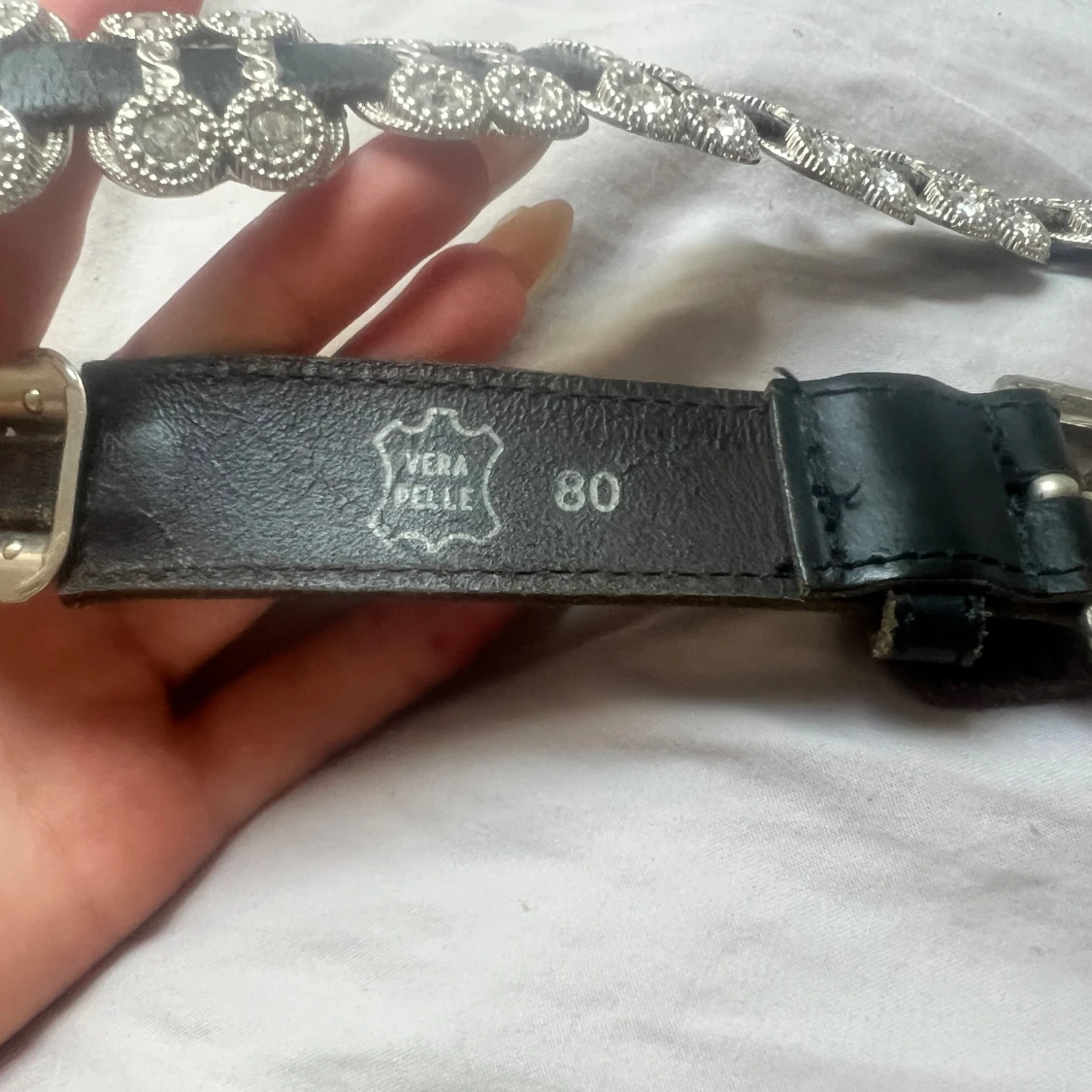 Svart skärp med silverdetaljer Vera Pelle - 2