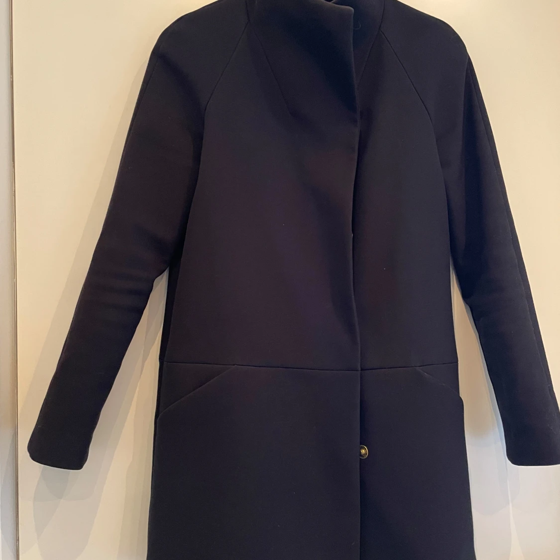 Svart kappa från Mango Suit S