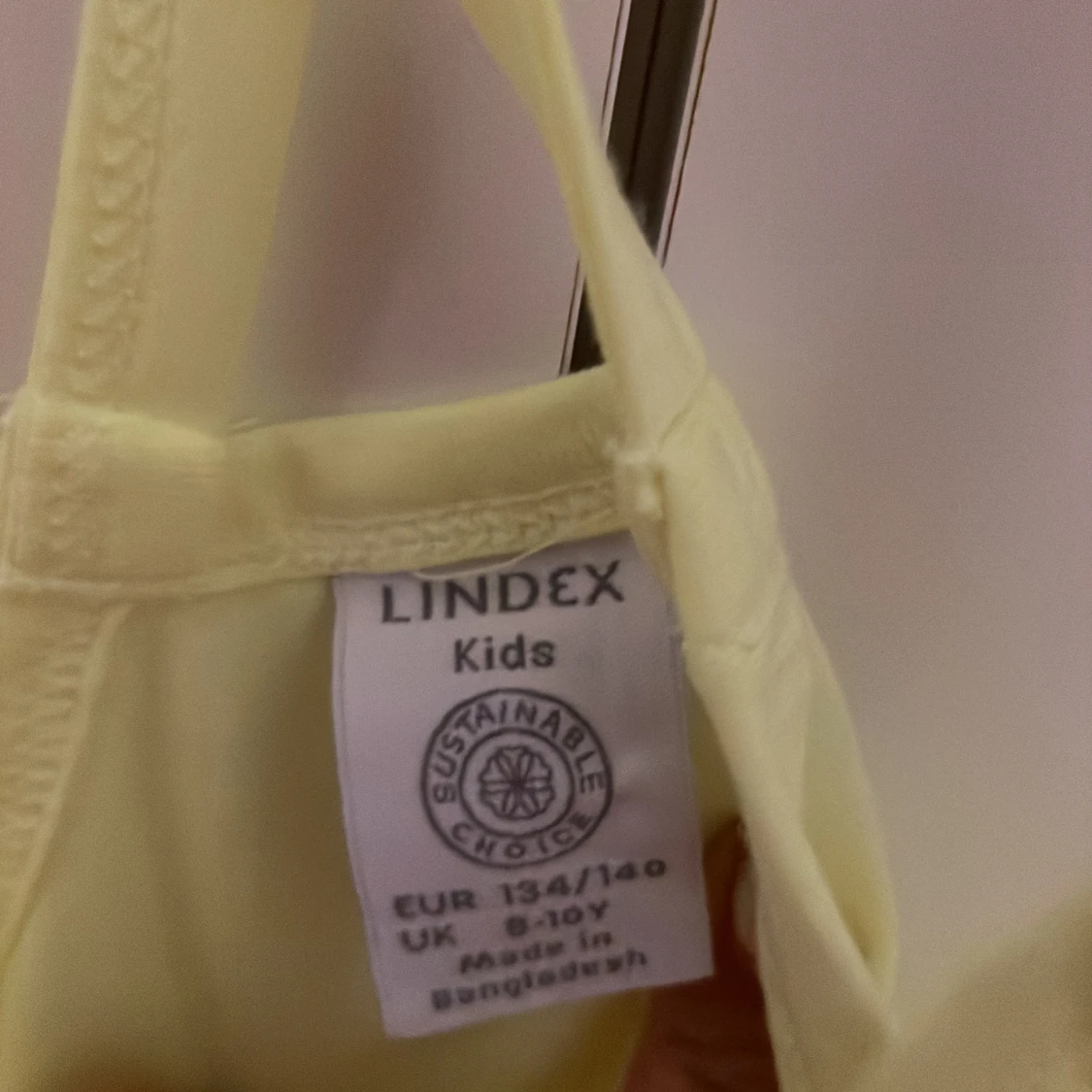 Gul smockad linnetopp från Lindex - 1