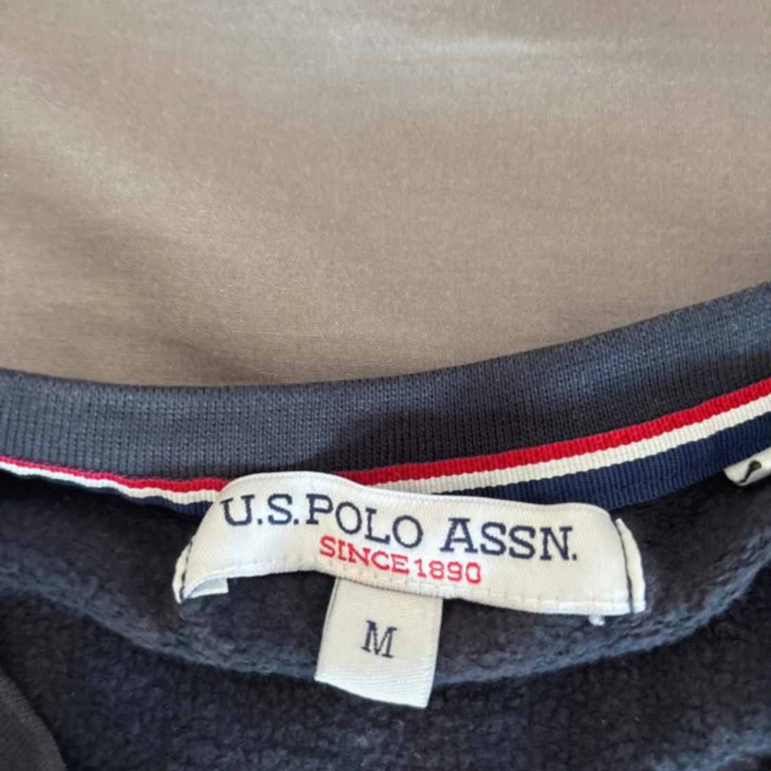 Mörkblå sweatshirt från U.S. Polo Assn. - 2